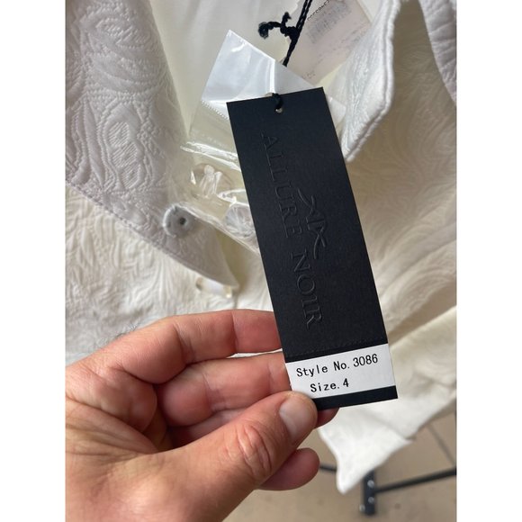 NWT Macy's Allure Noir White Snap Front Jacket Size 4 - Picture 2 of 5